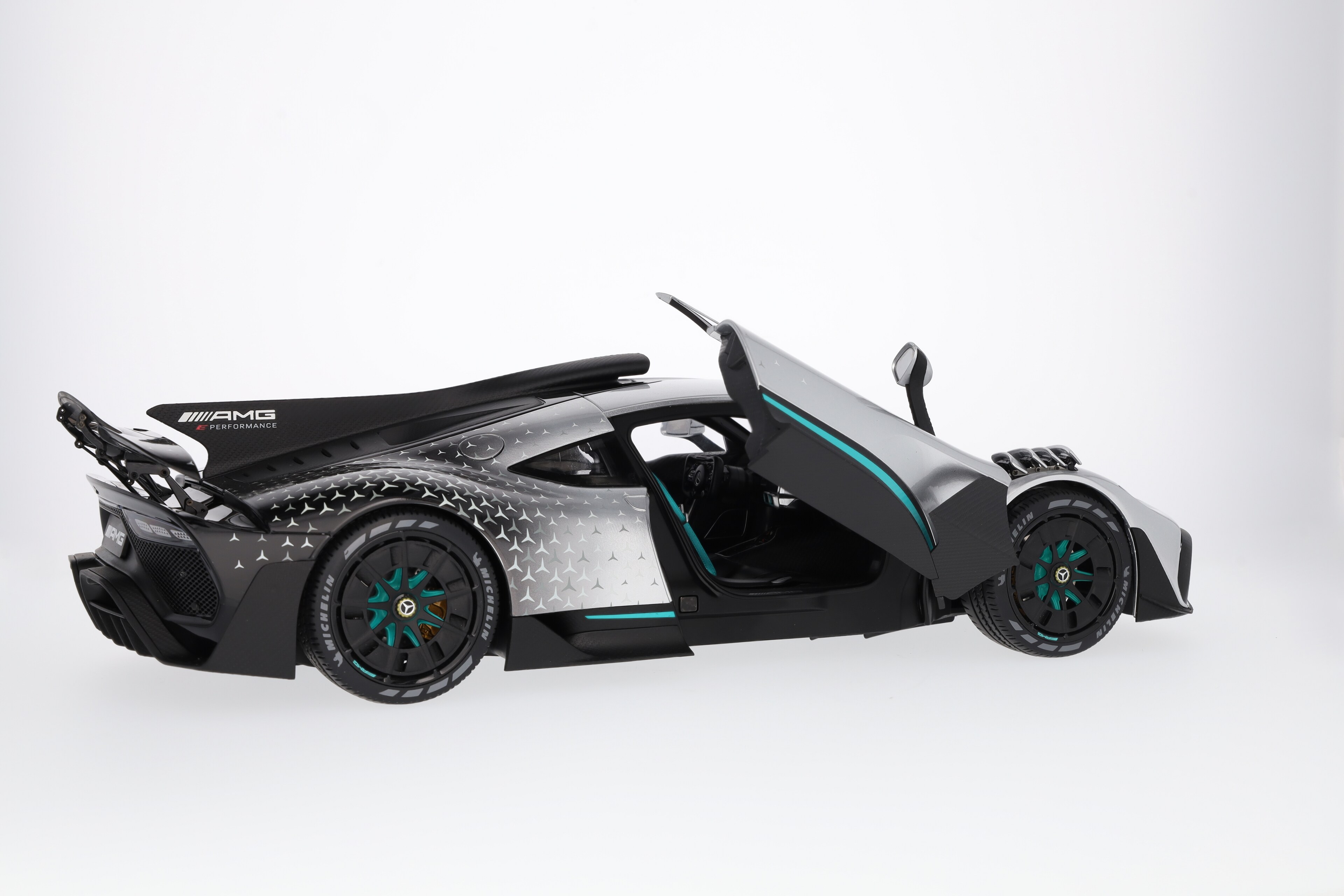 Mercedes-AMG ONE, C298 - silberfarben, NZG, 1:12