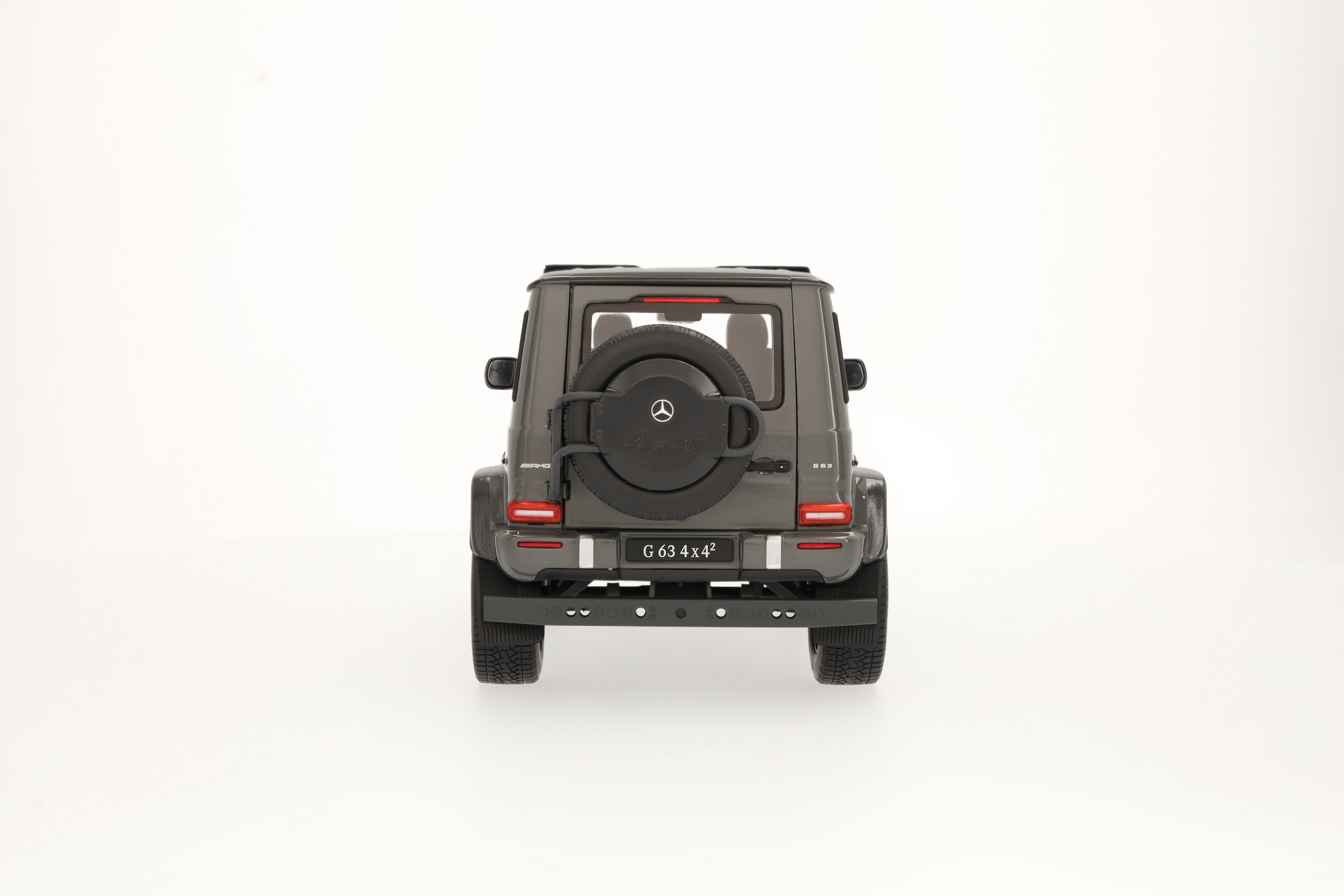 Mercedes-AMG G 63 4x4², W463 - G manufaktur classicgrau, iScale, 1:18 Mercedes-AMG G 63 4x4², W463 - G manufaktur classicgrau, iScale, 1:18