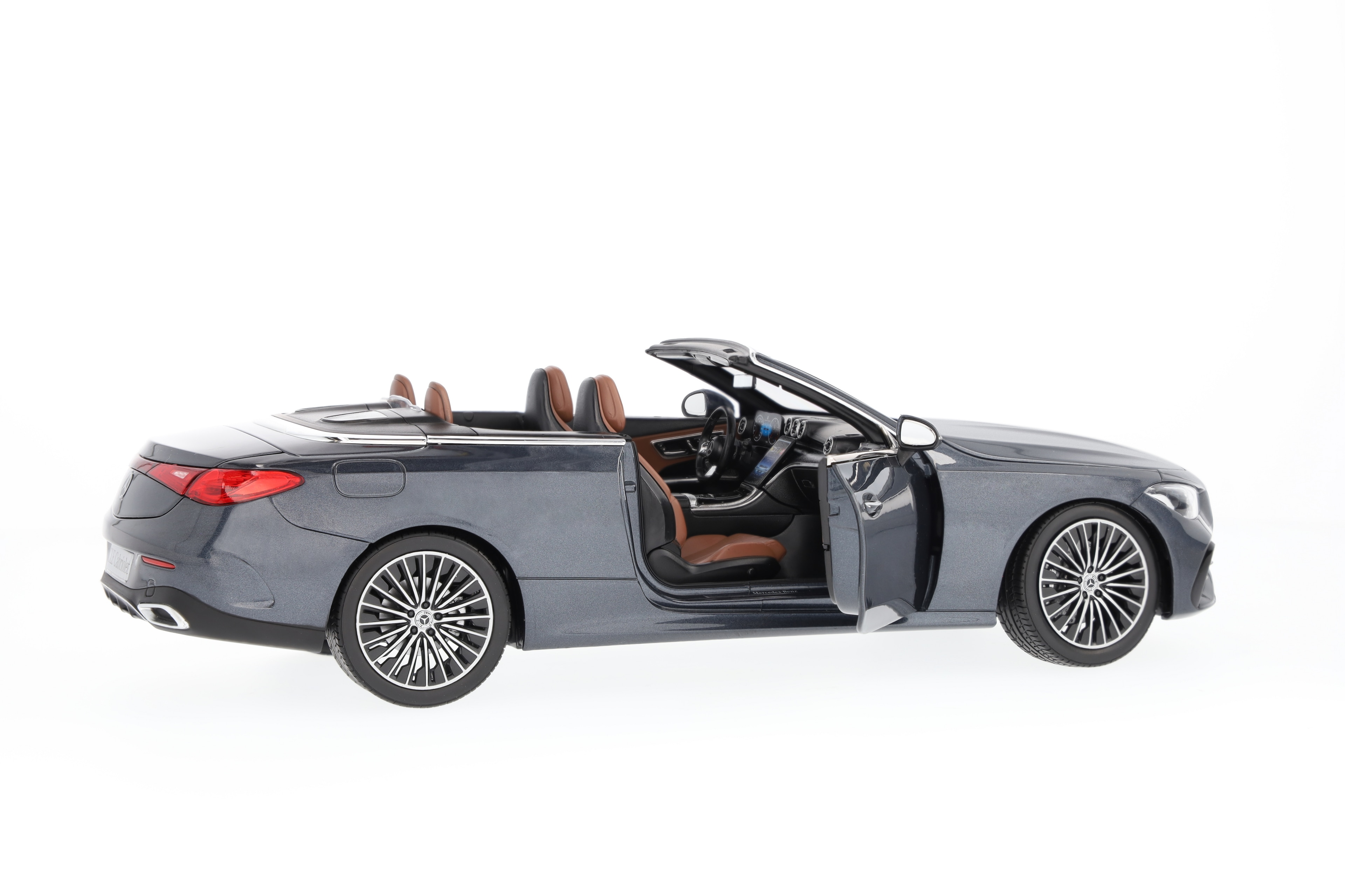 CLE Cabriolet, AMG Line, A236 - graphitgrau, Norev, 1:18 CLE Cabriolet, AMG Line, A236 - graphitgrau, Norev, 1:18