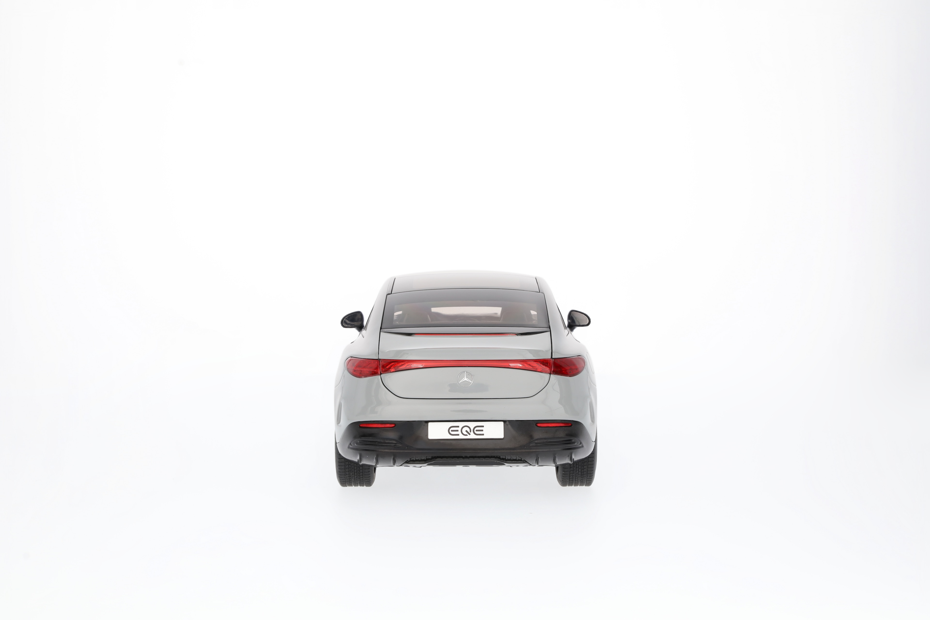 EQE, Limousine, AMG Line, V295 - MANUFAKTUR alpingrau uni, NZG, 1:18 EQE, Limousine, AMG Line, V295 - MANUFAKTUR alpingrau uni, NZG, 1:18