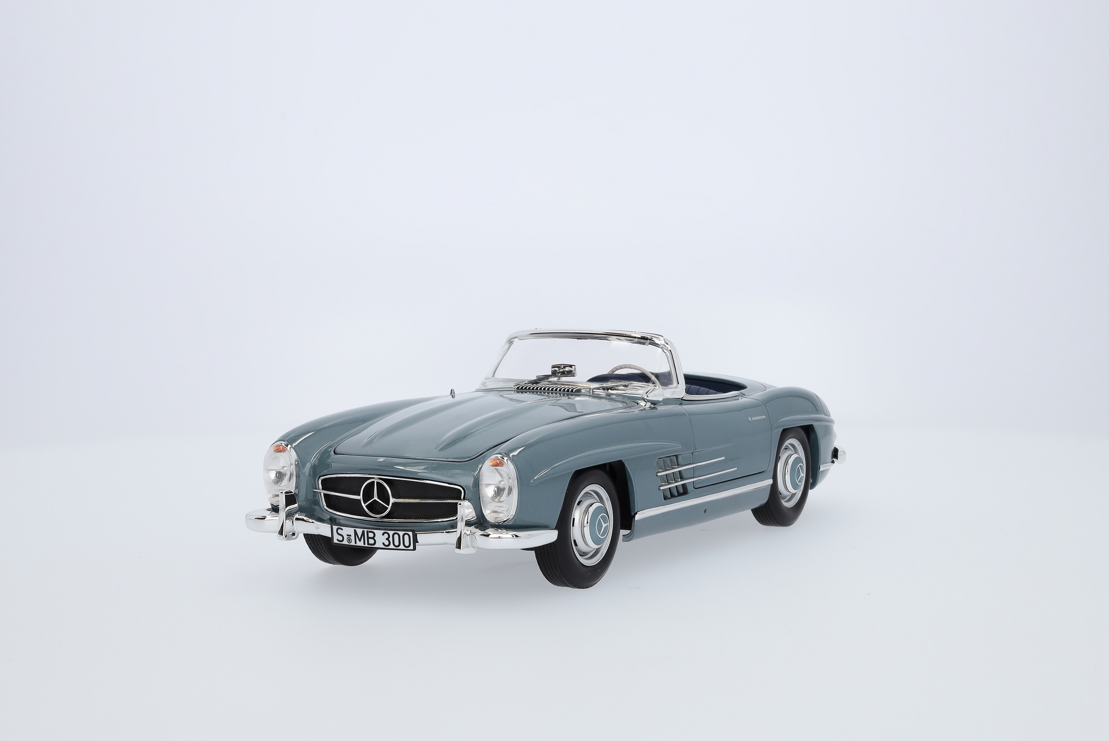 300 SL Roadster W 198 II (1957-1963) - hellblau, Norev, 1:18 300 SL Roadster W 198 II (1957-1963) - hellblau, Norev, 1:18
