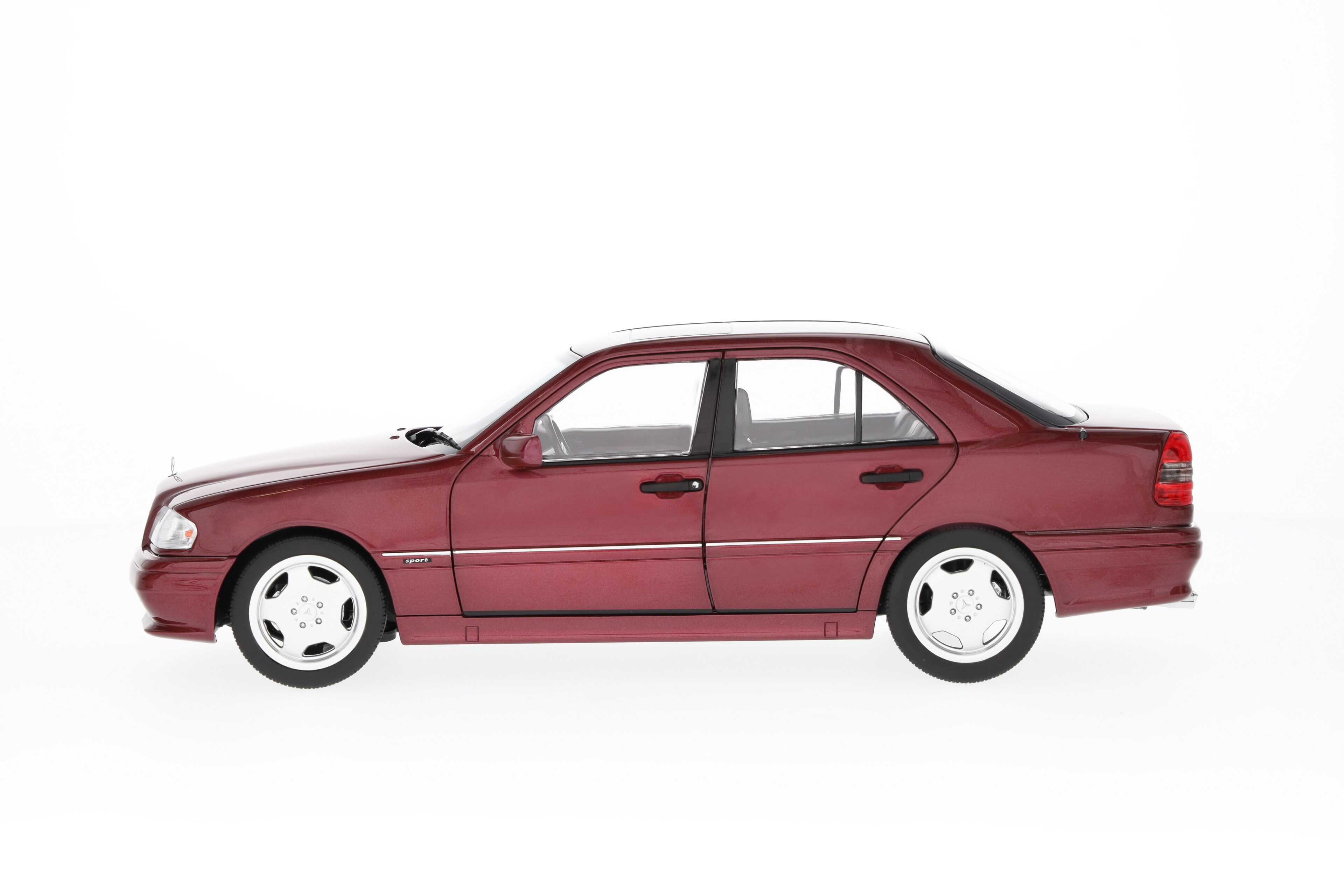 C 36 AMG Limousine W 202 (1993-1997) - almandinrot, Norev, 1:18