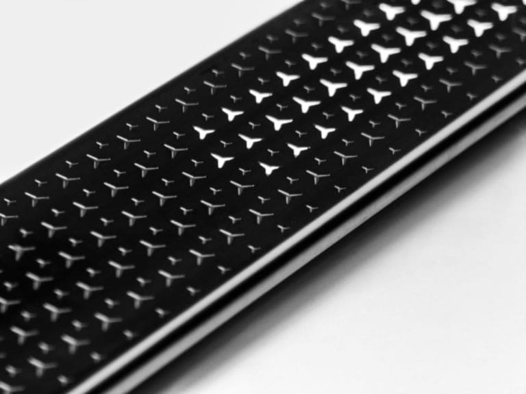 Wechselcover für beleuchtete Einstiegsleiste, Mercedes-Benz, vorne, 2-fach, mit Mercedes-Benz Pattern - Edelstahl, schwarz Wechselcover für beleuchtete Einstiegsleiste, Mercedes-Benz, vorne, 2-fach, mit Mercedes-Benz Pattern - Edelstahl, schwarz