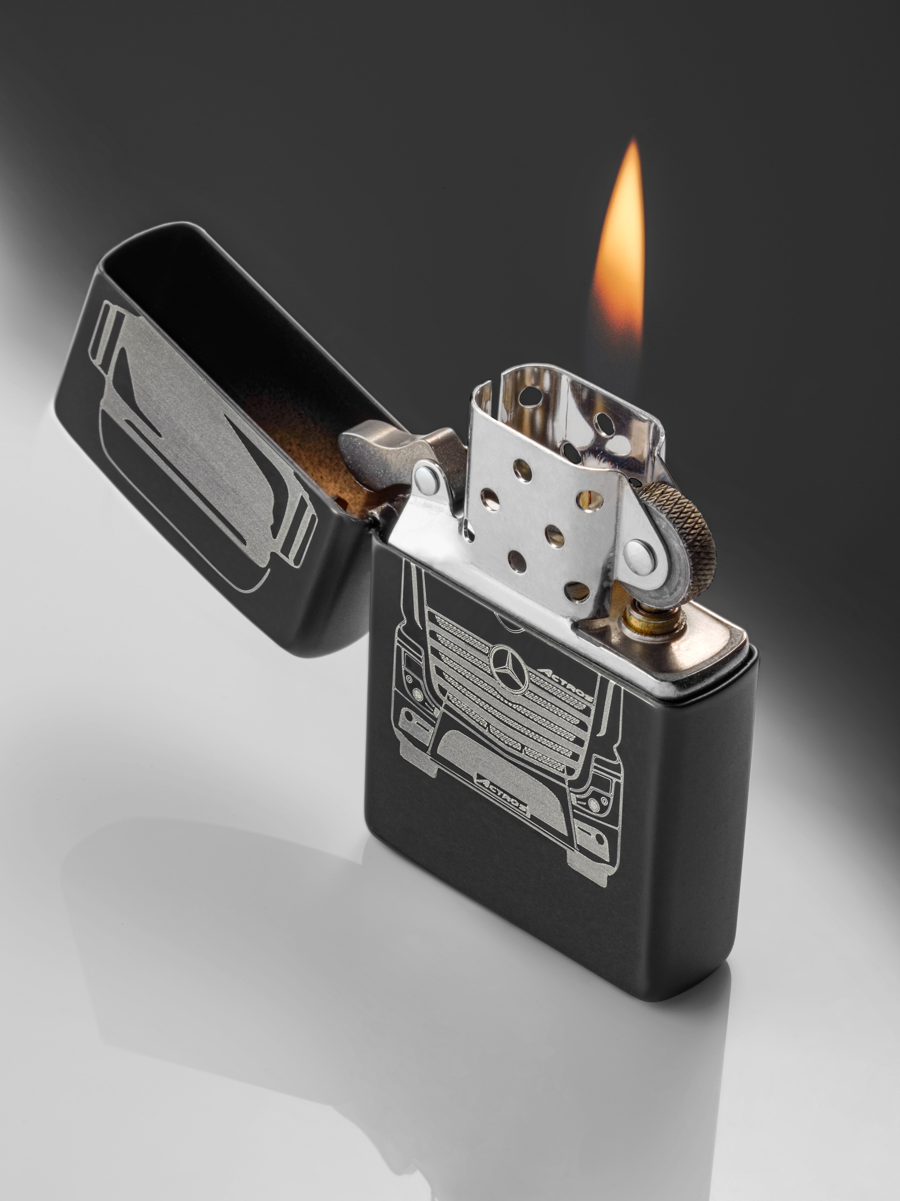 Feuerzeug, Actros - silberfarben, Messing, Zippo