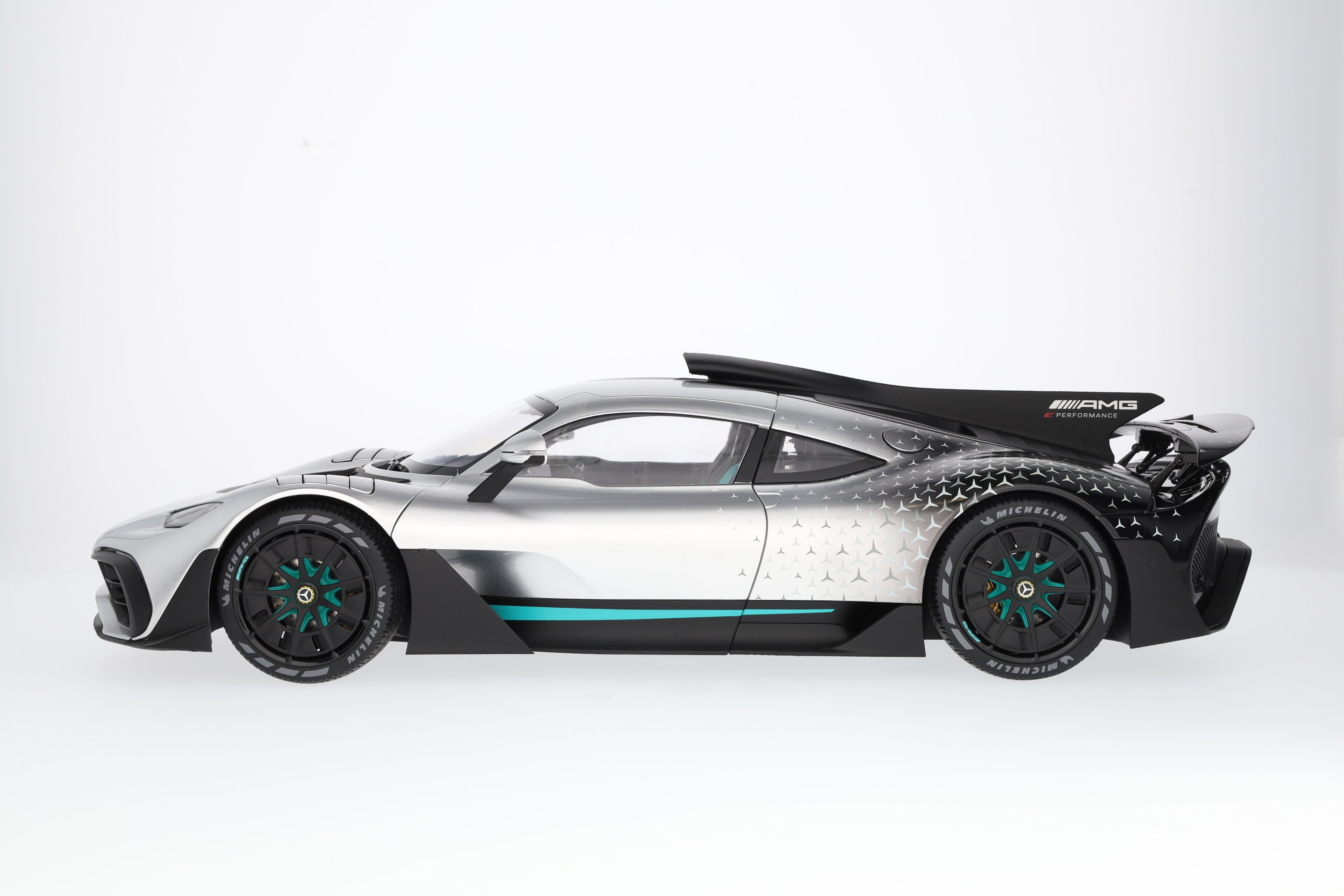 Mercedes-AMG ONE, C298 - silberfarben, NZG, 1:12