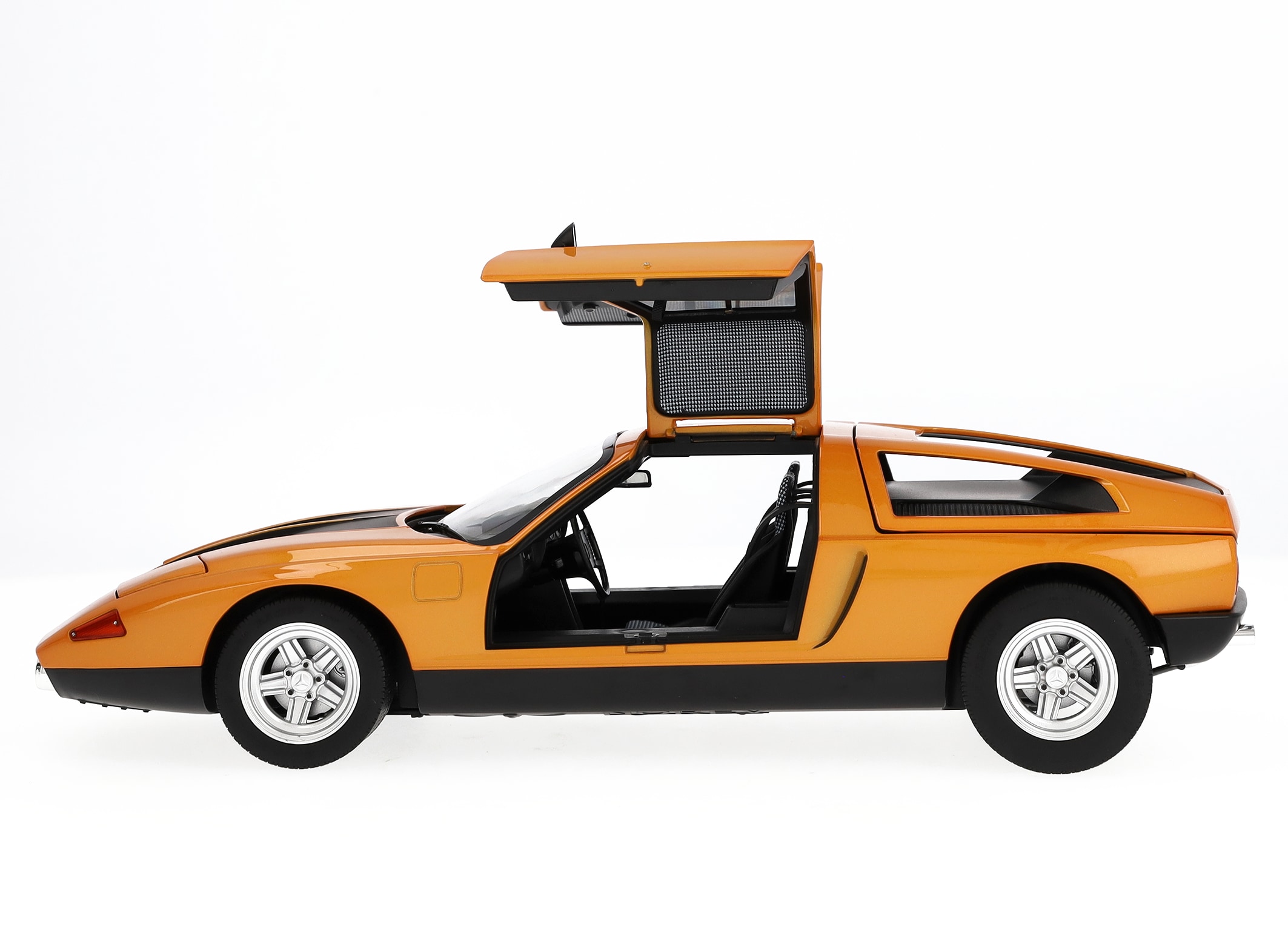 Experimentalfahrzeug C 111 / II (1970) - weißherbst, Norev, 1:18