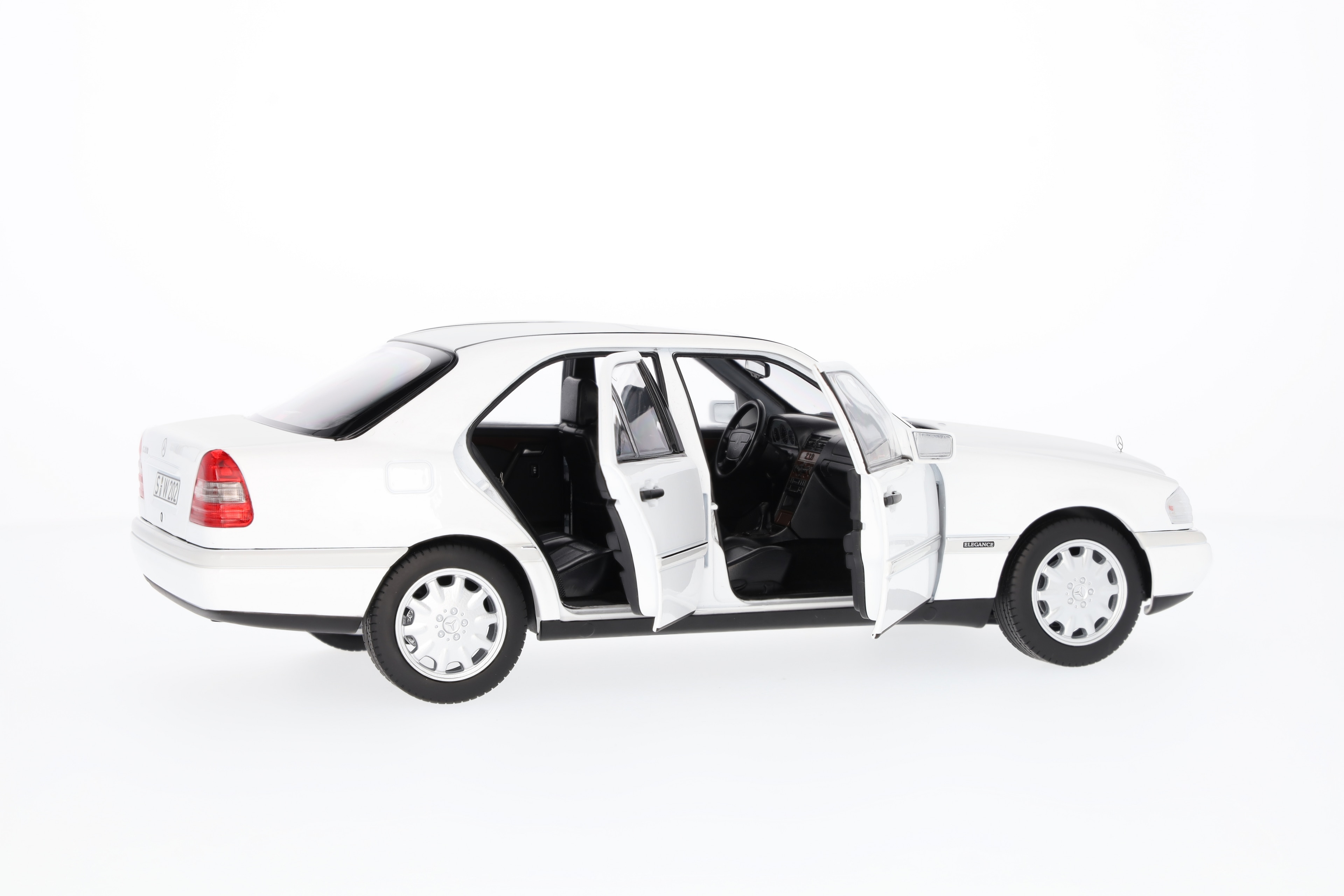 C 200 Limousine W 202 (1993-1996) - polarweiß, Norev, 1:18 C 200 Limousine W 202 (1993-1996) - polarweiß, Norev, 1:18
