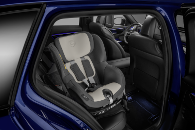 Mercedes-Benz-Zubehoer-Collection-CLA-X178-Shooting-Brake-Opener-Sicherheit-Kindersitz3